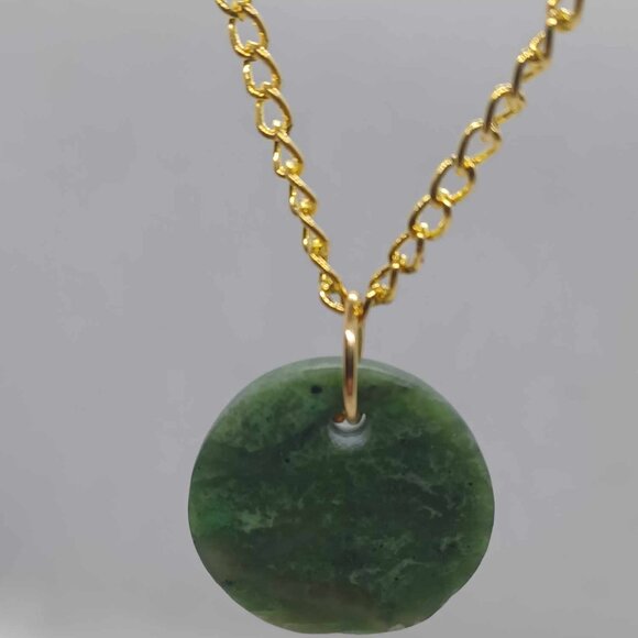 Small BC Nephrite Jade Circle Necklace - Picture 3 of 3
